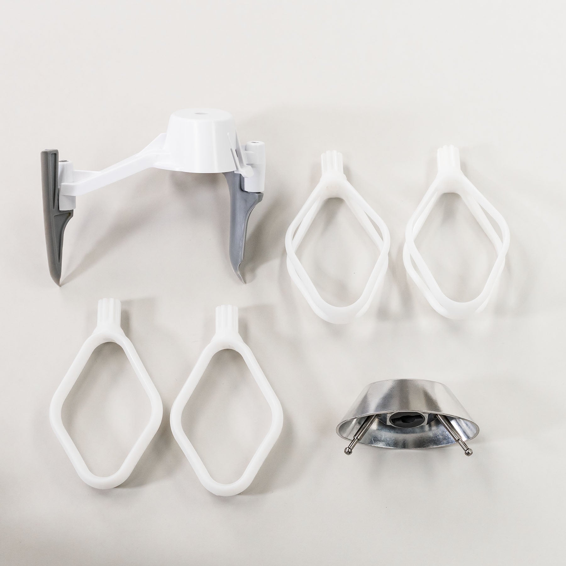 White Universal Plus with Baker's Pack