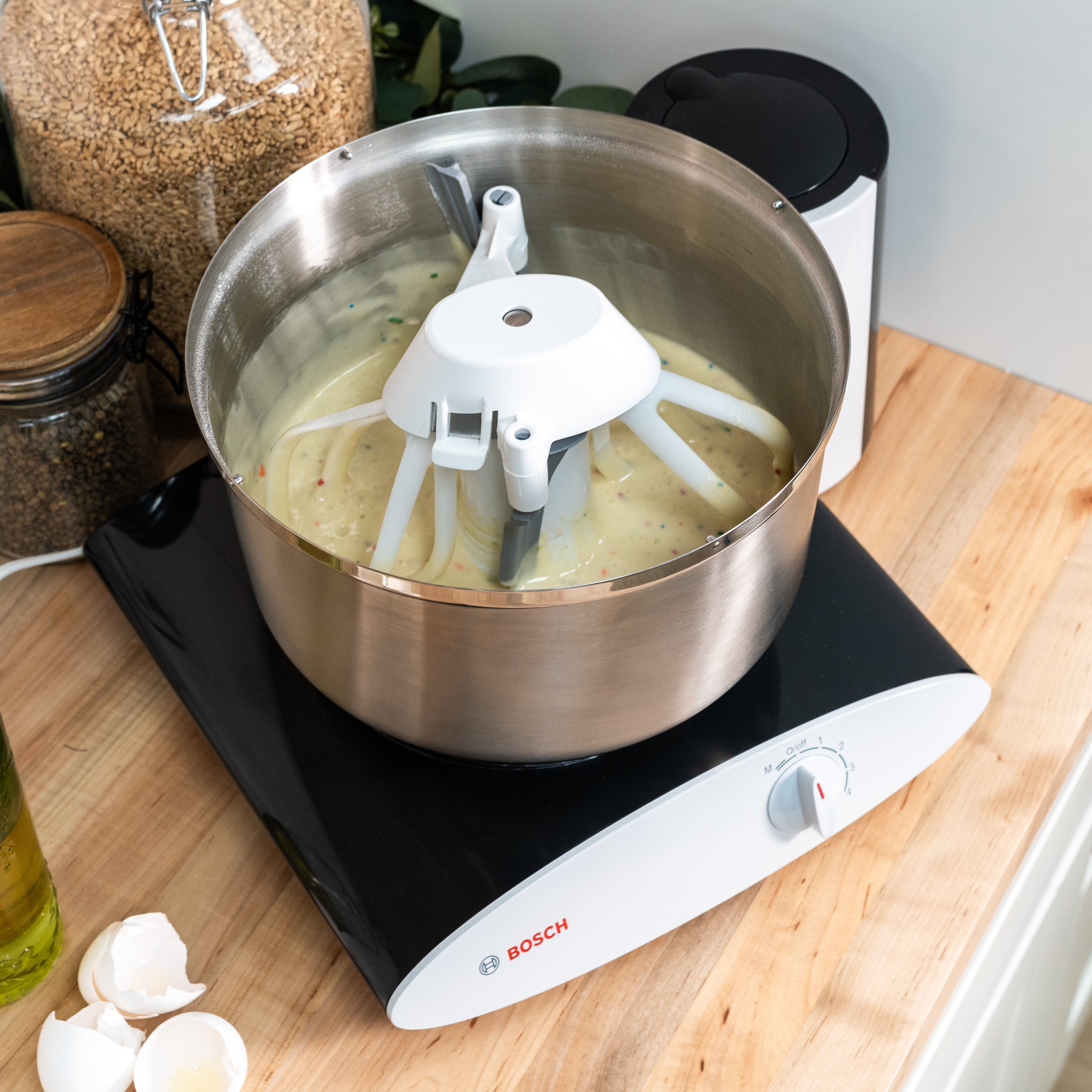 Bosch Universal Plus Stand Mixer with 6.5 Qt Bowl