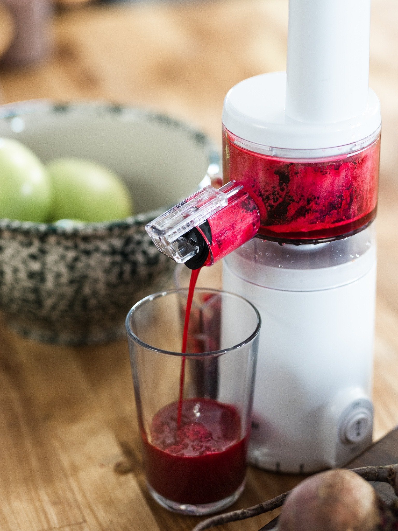 Portable Cordless Electric Juicer. There is no need to remove the